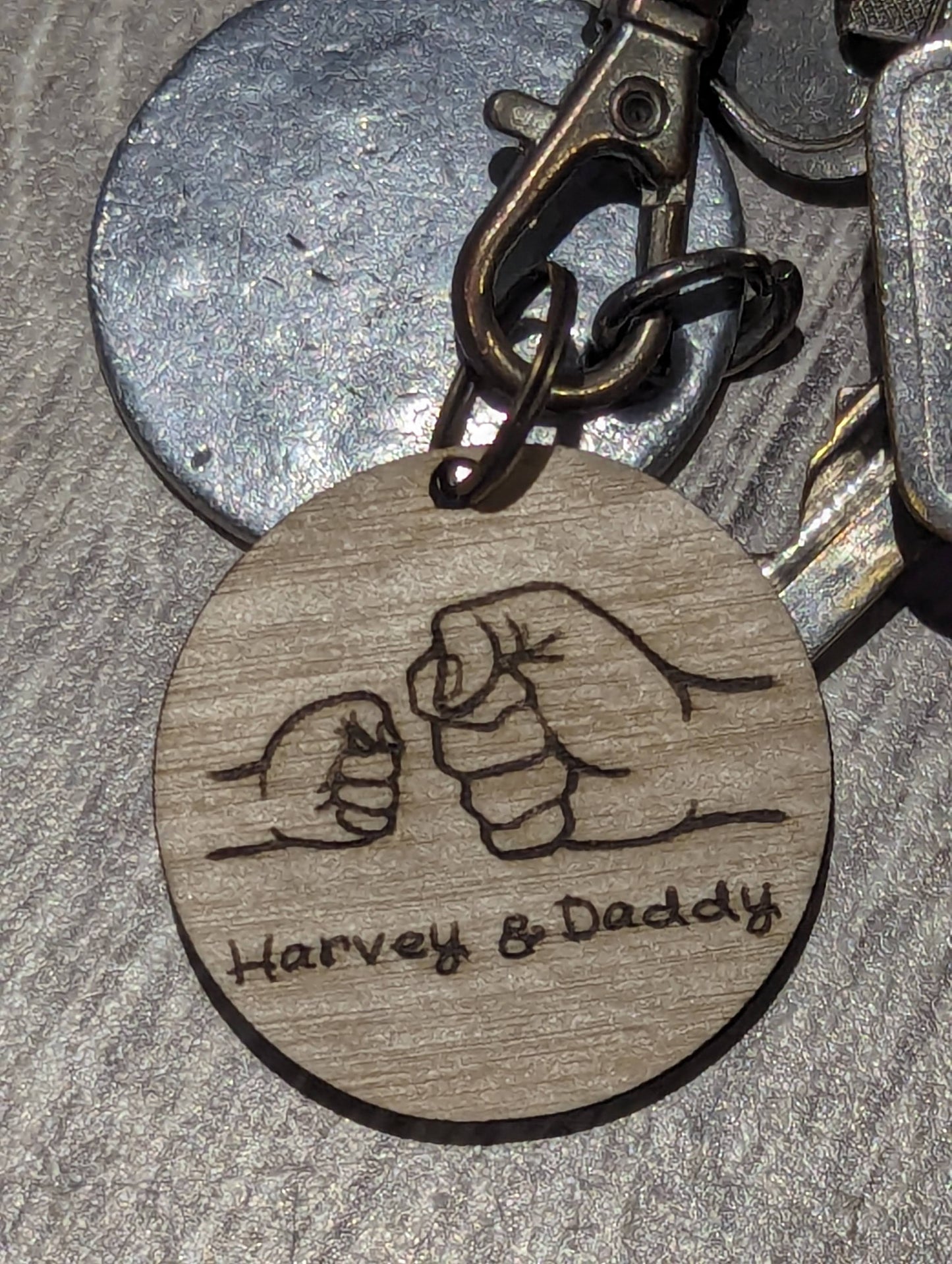 Fist bump keyring for Father's Day. Show your dad that you love him with this custom gift, personalised just for him